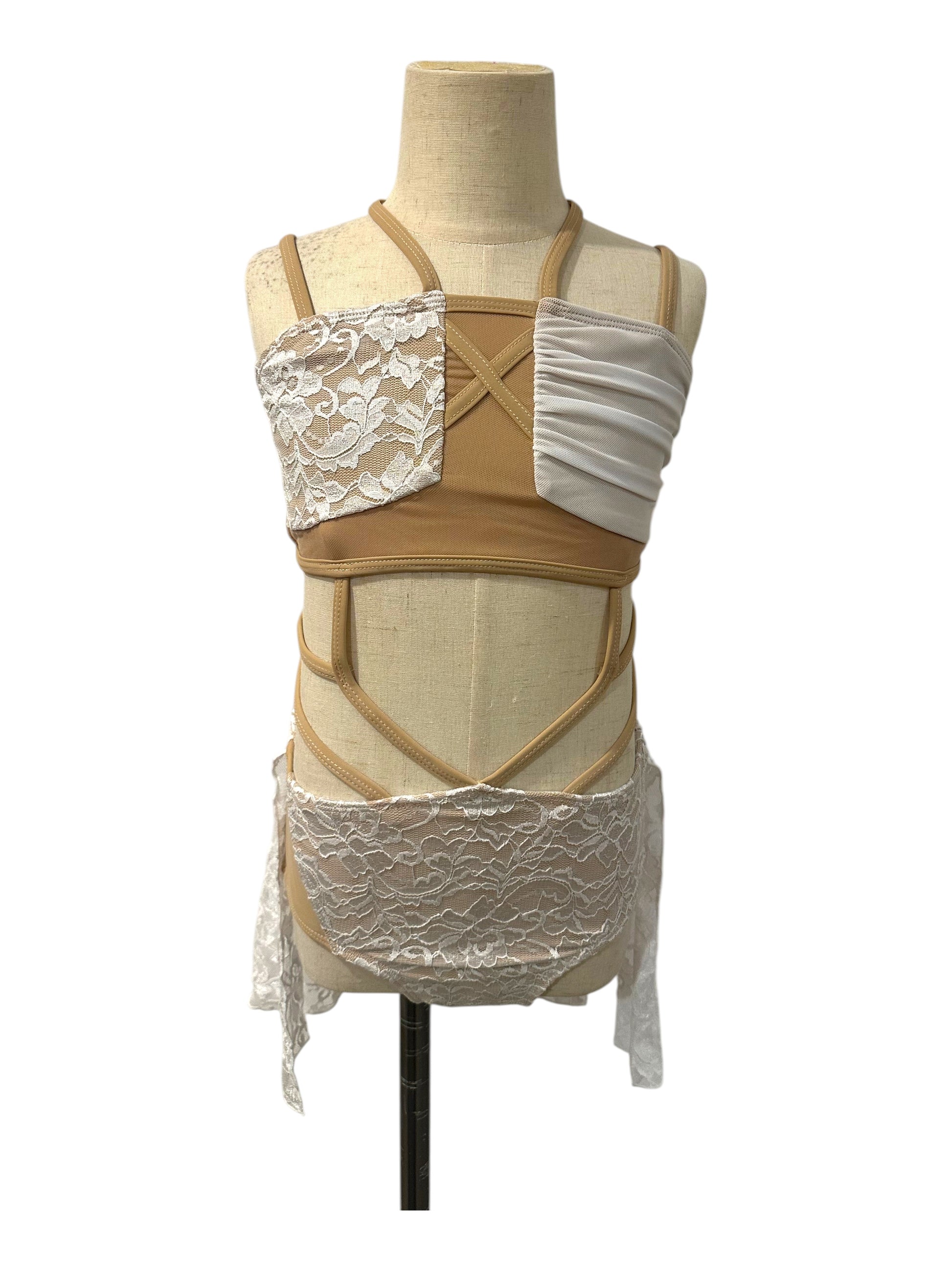 The Ava Base in White Lace/Nude 